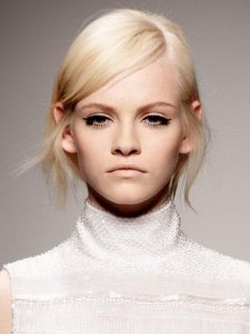 ladies-hair-style-deep-side-parts-trends-to-watch